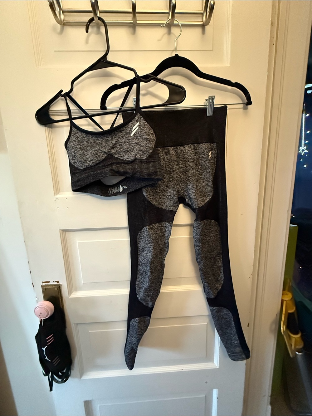 ECHT Black & Gray Seamless Sports Bra